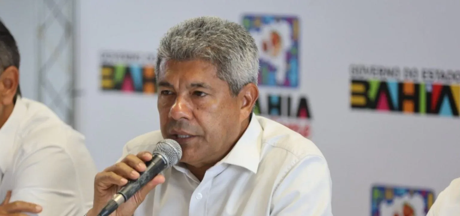 Governador da Bahia oferece policiais habilitados para dirigir ônibus em Salvador