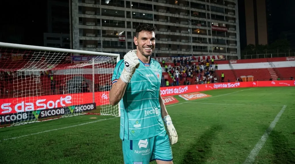 João Ricardo chega a 186 partidas pelo Fortaleza e é o goleiro com mais jogos pelo time