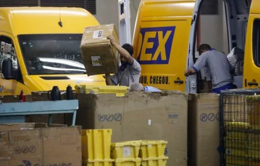 Correios têm arrecadação recorde de R$ 52 milhões com venda de veículos em desuso