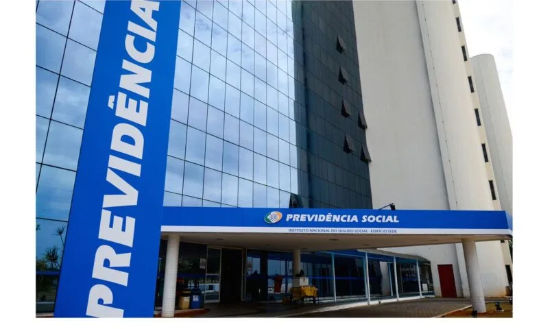 Após 52 dias em greve, médicos peritos do INSS voltam a trabalhar