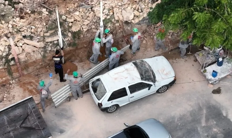 Homem fica ferido após muro de obra desabar no bairro Meireles