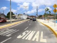 Mais de 200 veículos abandonados em vias de Fortaleza são recolhidos