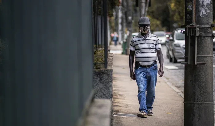 A redução de desgaste acabou; a suspensão do contrato acabou; e a pandemia continua. E agora José?