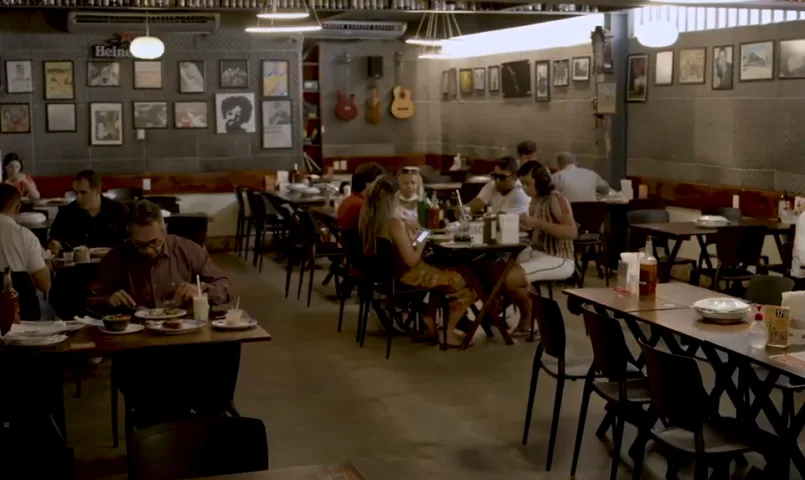 Restaurante Cantinho do Frango doa alimentos ao programa Mesa Brasil Sesc