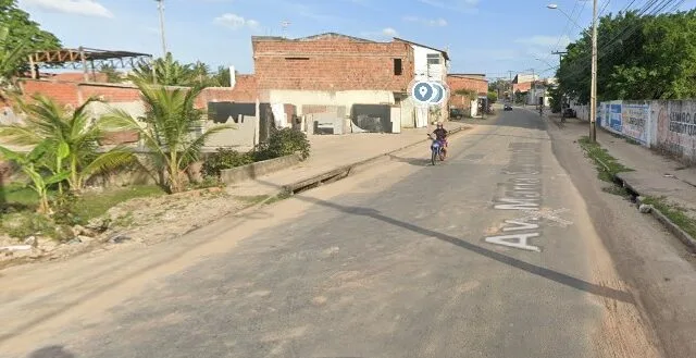 Trecho da Rua Maria Gomes de Sá, no bairro Mondubim, é bloqueado para obras; confira os desvios