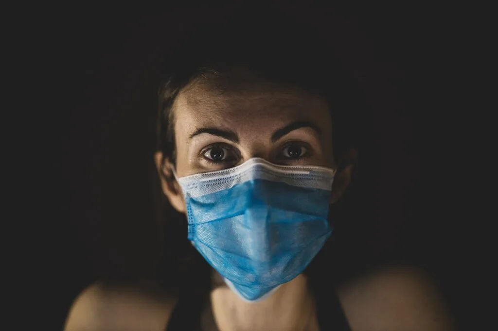 Vacina contra Covid-19: o que leva tantas pessoas a duvidarem da ciência?