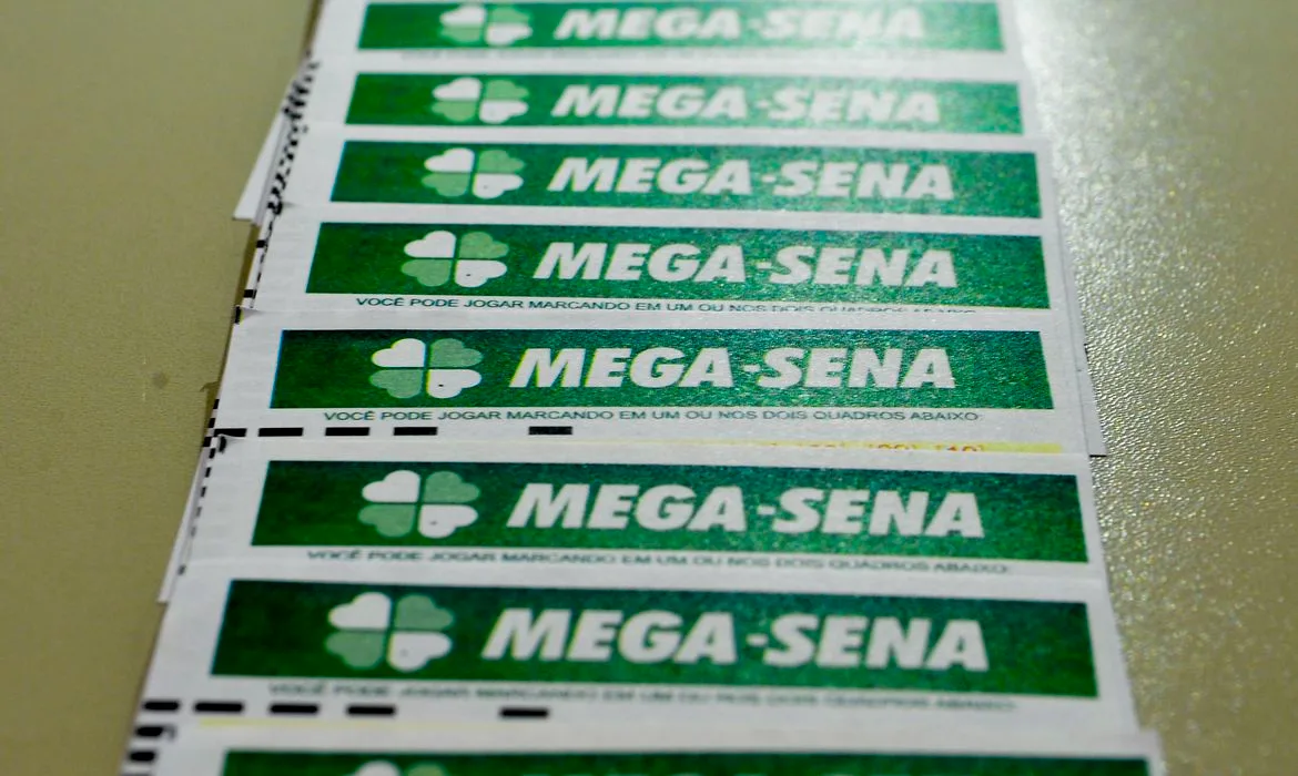 Mega-Sena: ninguém acerta as seis dezenas e prêmio acumula para R$ 200 milhões