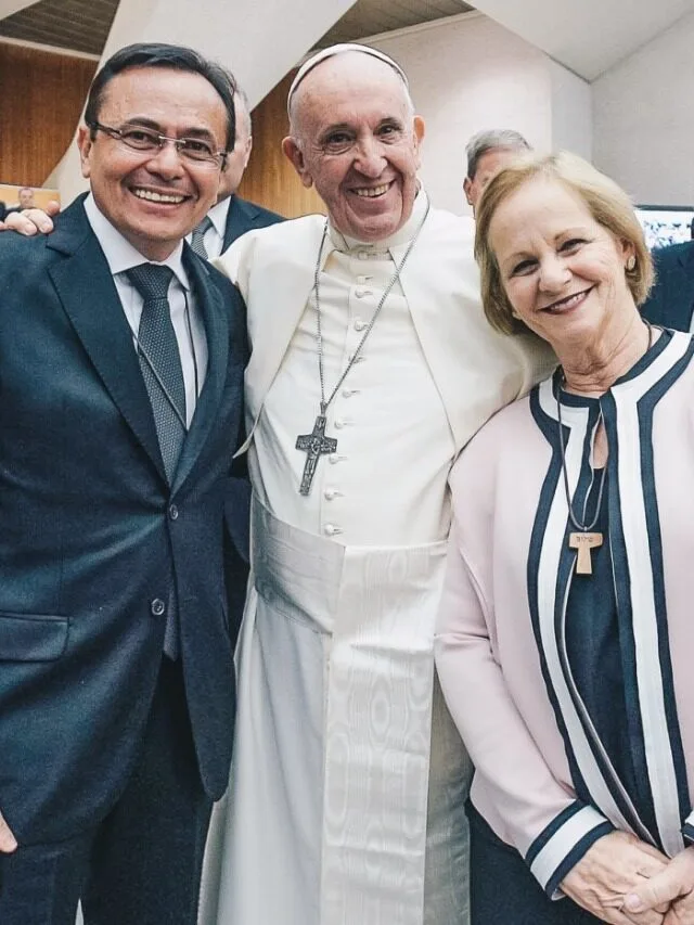 Missionários da comunidade Shalom participam de encontro com Papa Francisco em Roma
