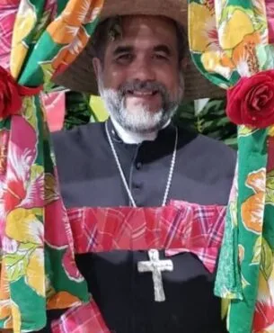“Padre de festa junina”: Kelmon vira meme após debate presidencial