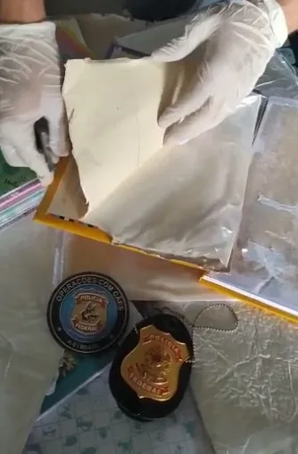 Polícia Federal aprende cocaína escondida em carga de material escolar no Aeroporto de Fortaleza