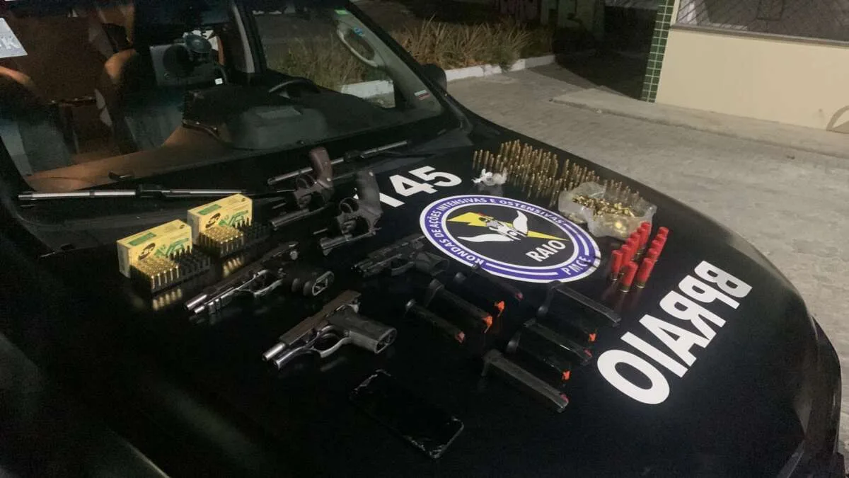 Grupo é capturado com cinco armas de fogo e quase 400 munições no bairro Jangurussu