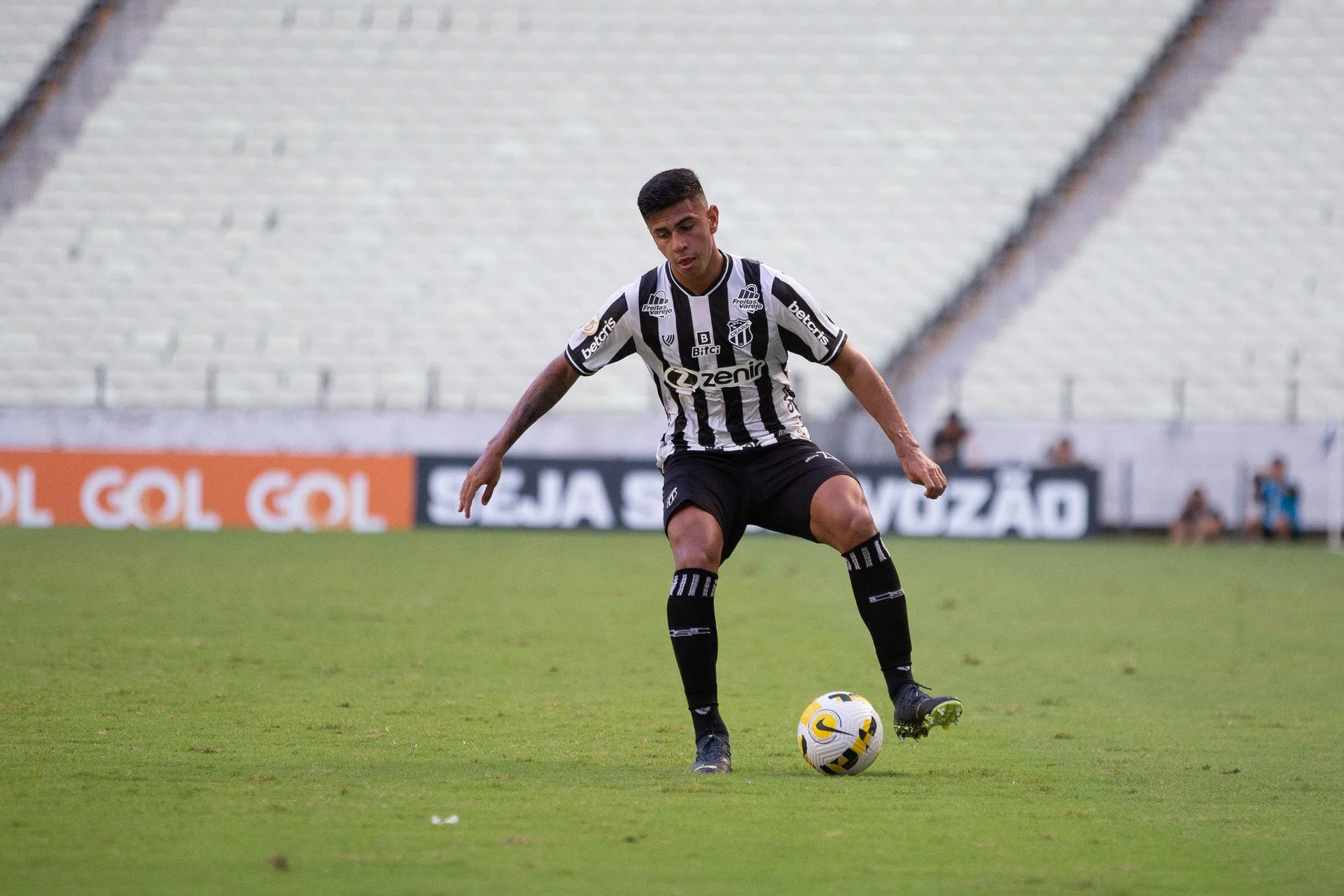 Ceará anuncia contratação de David Ricardo em definitivo