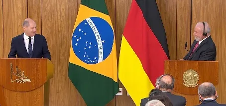 Durante encontro com Lula, chanceler alemão celebra o retorno do Brasil à cena mundial