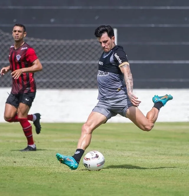 Ceará goleia o Atlético em jogo-treino na Cidade Vozão