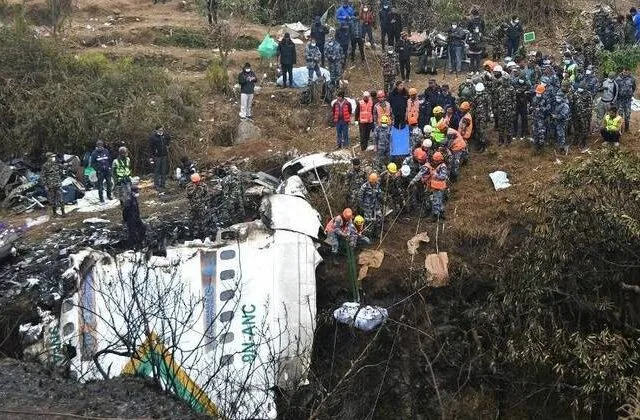 Especialistas acreditam que piloto possa ter feito movimento determinante para queda de avião no Nepal