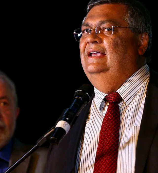 Flávio Dino determina inquérito para apurar genocídio em território indígena Yanomami