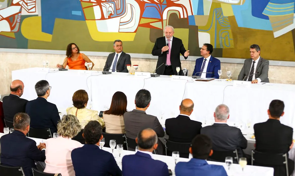 Lula defende ampliação do ProUni e Fies para abrir universidade para os pobres