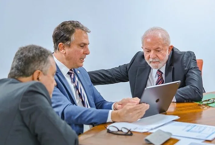 Lula se reúne com Camilo para discutir medidas urgentes