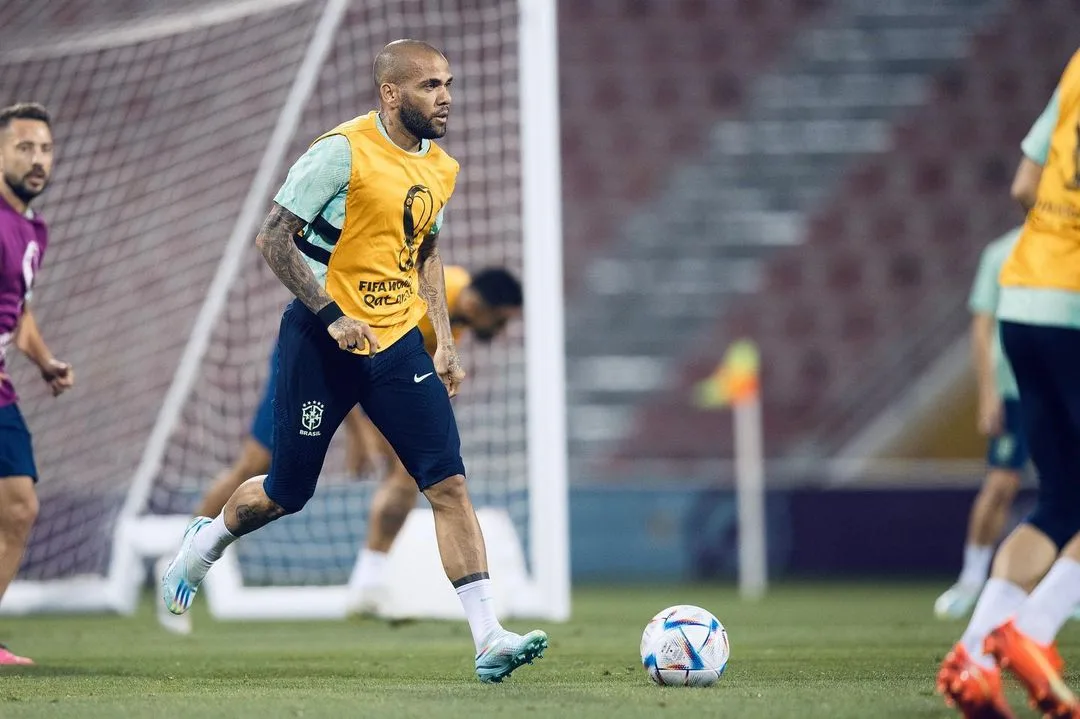 Preso na Espanha, Daniel Alves divide cela em área para agressores sexuais