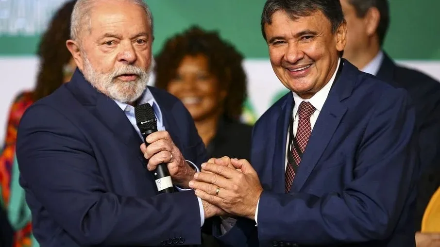Programa 'Desenrola' vai atender endividados do consignado do Auxílio Brasil, afirma Wellington Dias