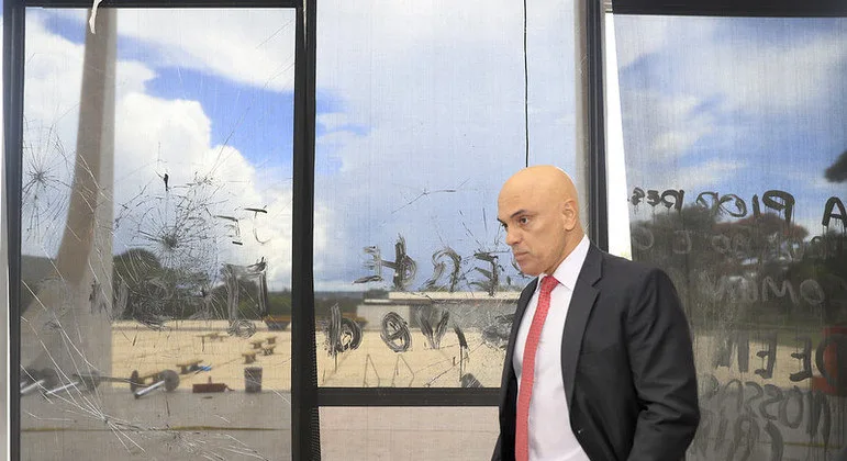 STF mantém 354 presos e libera 220 por atos de vandalismo em Brasília