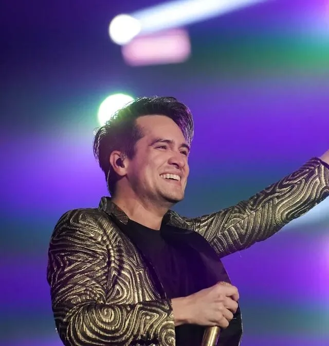 Panic! At The Disco: Brendon Urie anuncia fim do grupo