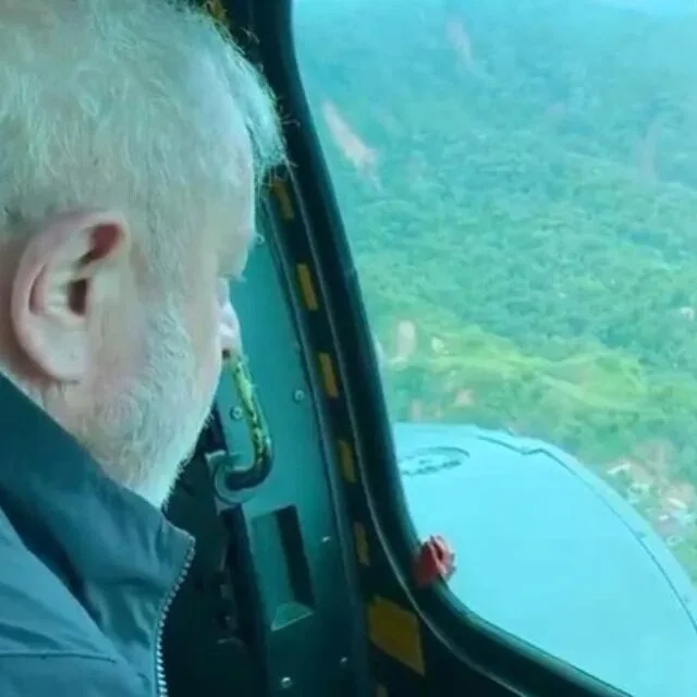 Lula sobrevoa área destruída pelas chuvas em São Paulo