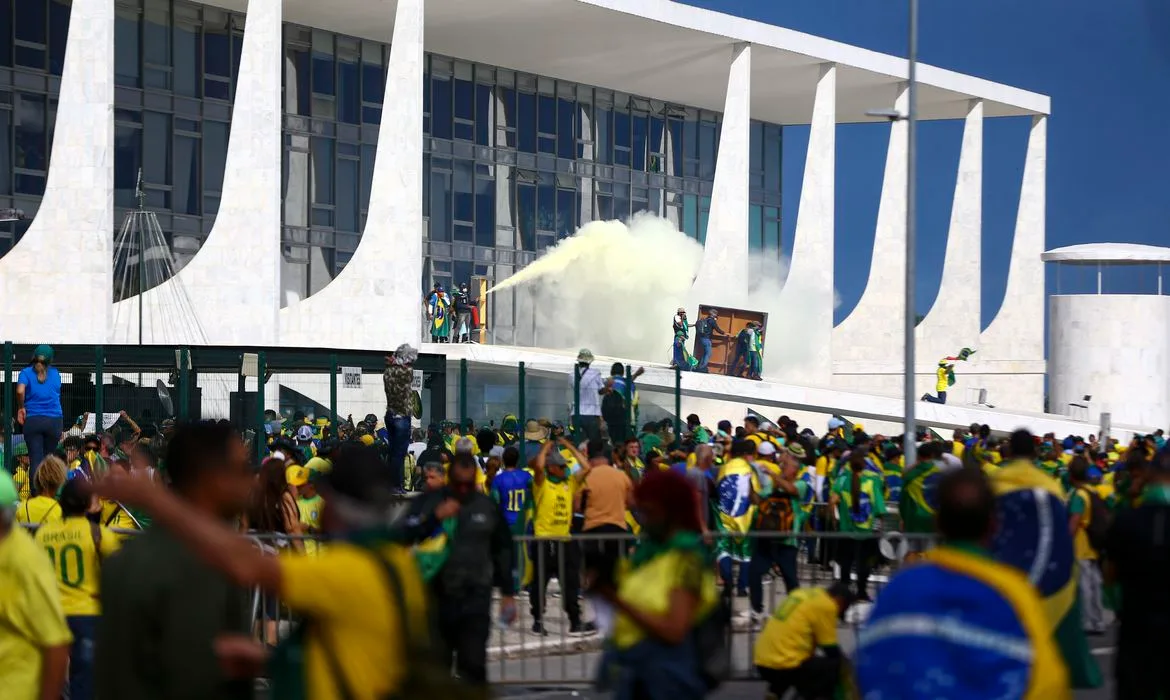 Advocacia-Geral da União pede condenação definitiva de 42 presos por atos golpistas em Brasília