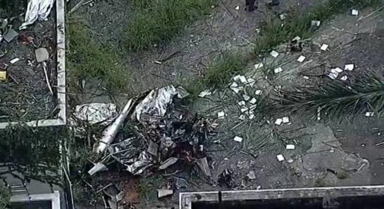 Quatro pessoas morrem após queda de helicóptero em São Paulo