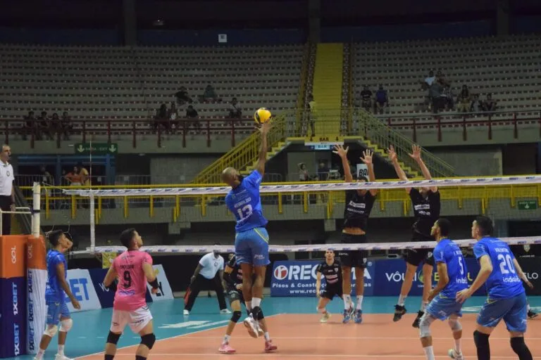 Rede Cuca Vôlei enfrenta São José-SP no jogo da temporada neste sábado (25)
