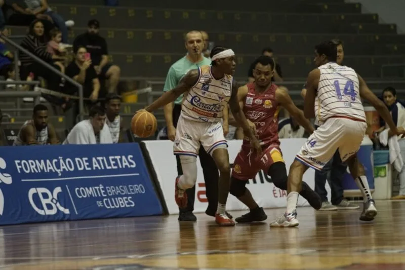 FEC/Basquete Cearense vence o Caxias e segue na briga por uma vaga nos playoffs