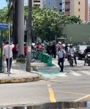 Motoristas e entregadores por aplicativo realizam paralisação em Fortaleza