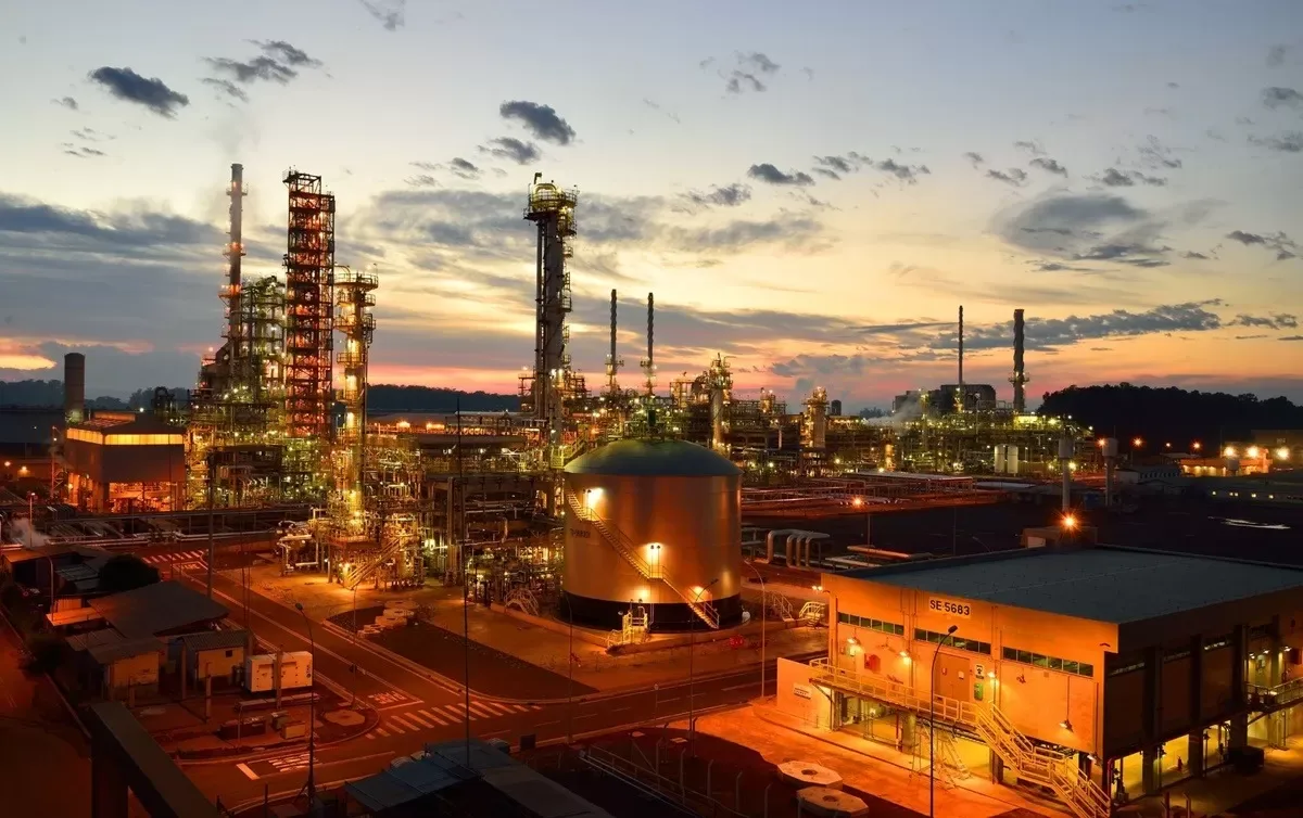Petroleiros paralisam atividades no Ceará contra venda de refinaria