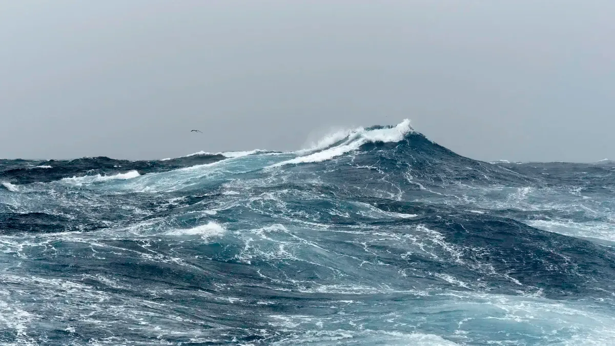 Nasa identifica aumento inesperado do nível dos oceanos; entenda