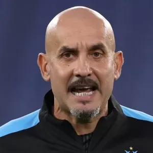 Pedro leva soco de preparador físico do Flamengo e desabafa nas redes sociais