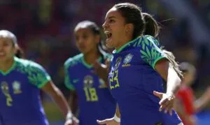 Seleção feminina de futebol goleia Chile em amistoso antes da Copa do Mundo
