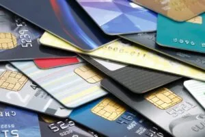 Novas regras para cartões de crédito começam a valer nesta segunda-feira (1º)