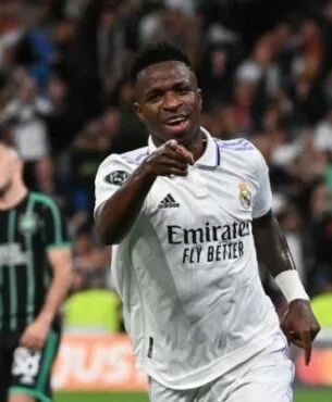 Vinícius Júnior rejeita proposta do futebol saudita; multa do Real de R$ 6 bilhões