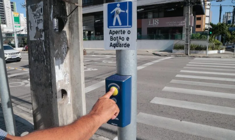 Dia do Pedestre: nova tecnologia facilita a travessia de pessoas com deficiência visual