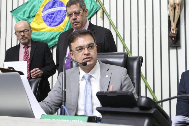Presidente sugere que Enel deixe o Ceará caso não mude formato de trabalho