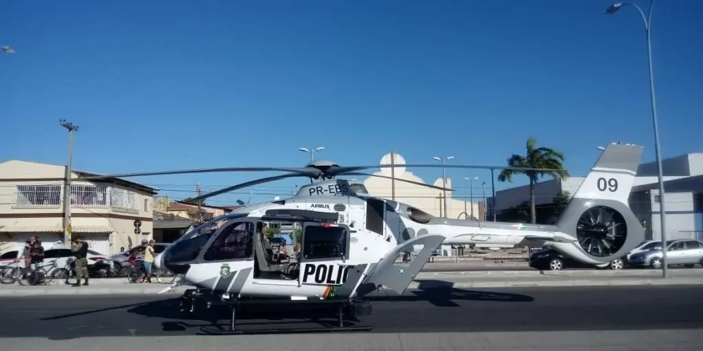 Piloto de motocross é resgatado pela Ciopaer/SSPDS após sofrer acidente no Porto das Dunas