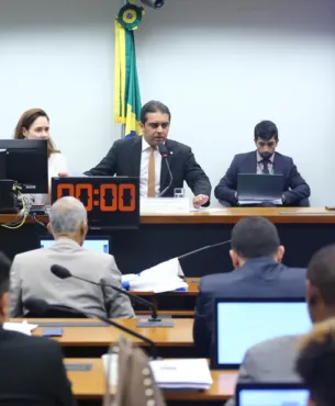 Comissão da Câmara dos Deputados aprova projeto para proibir casamentos homoafetivos