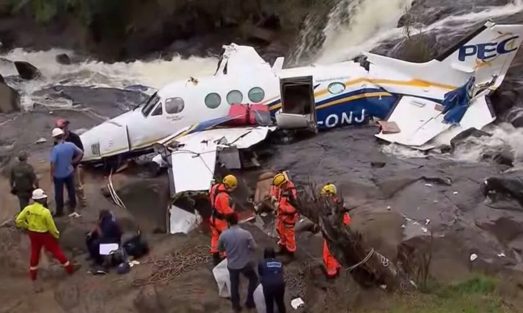 Negligência dos pilotos causou a queda do avião de Marília Mendonça, afirma Polícia