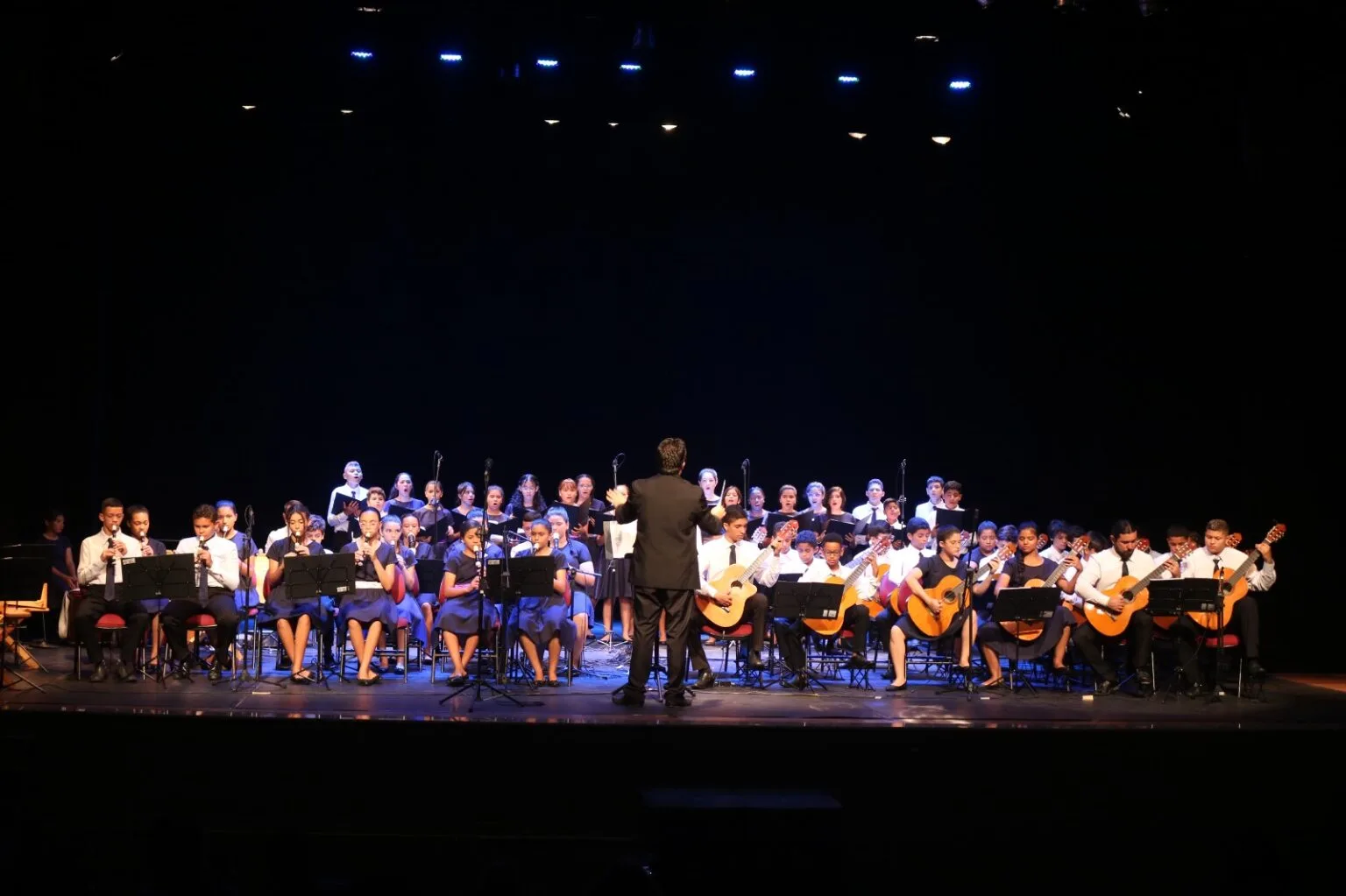FRFagner apresenta espetáculo "Vivaldi em verso e canção"