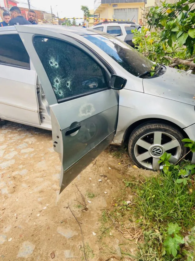 Homem é executado dentro de carro no bairro Bom Jardim, em Fortaleza