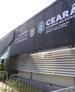 Homem morre e dois são baleados após criminosos invadirem casa no município de Horizonte