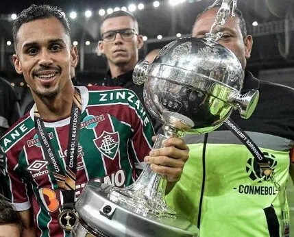 Rebaixado com o Ceará em 2022, Lima celebra título da Libertadores com o Flu