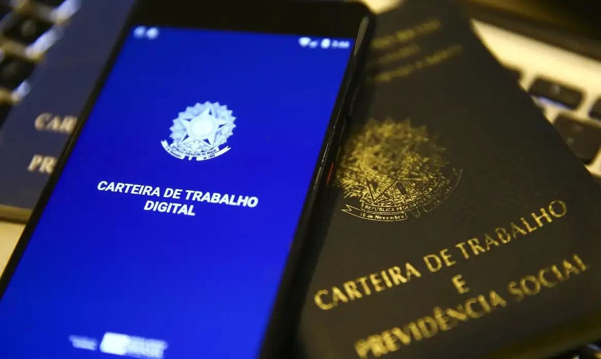 Parque aquático abre 50 vagas temporárias na alta estação; seleção vai até dia 27