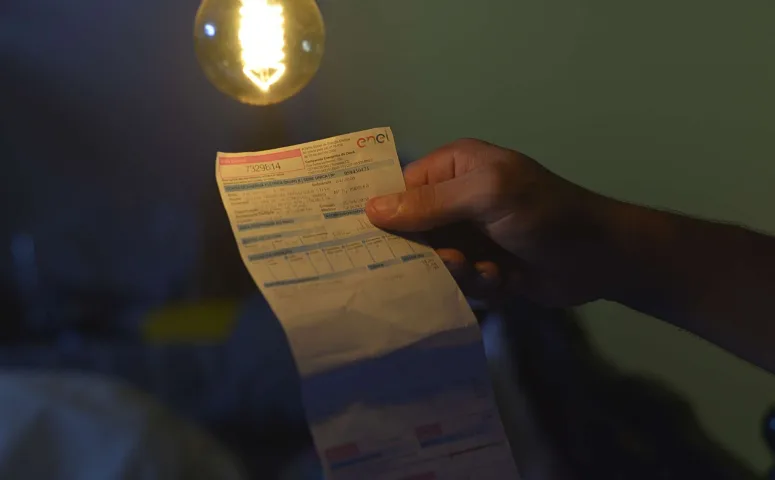 Enel é multada em R$ 28 milhões por quedas de energia no Ceará