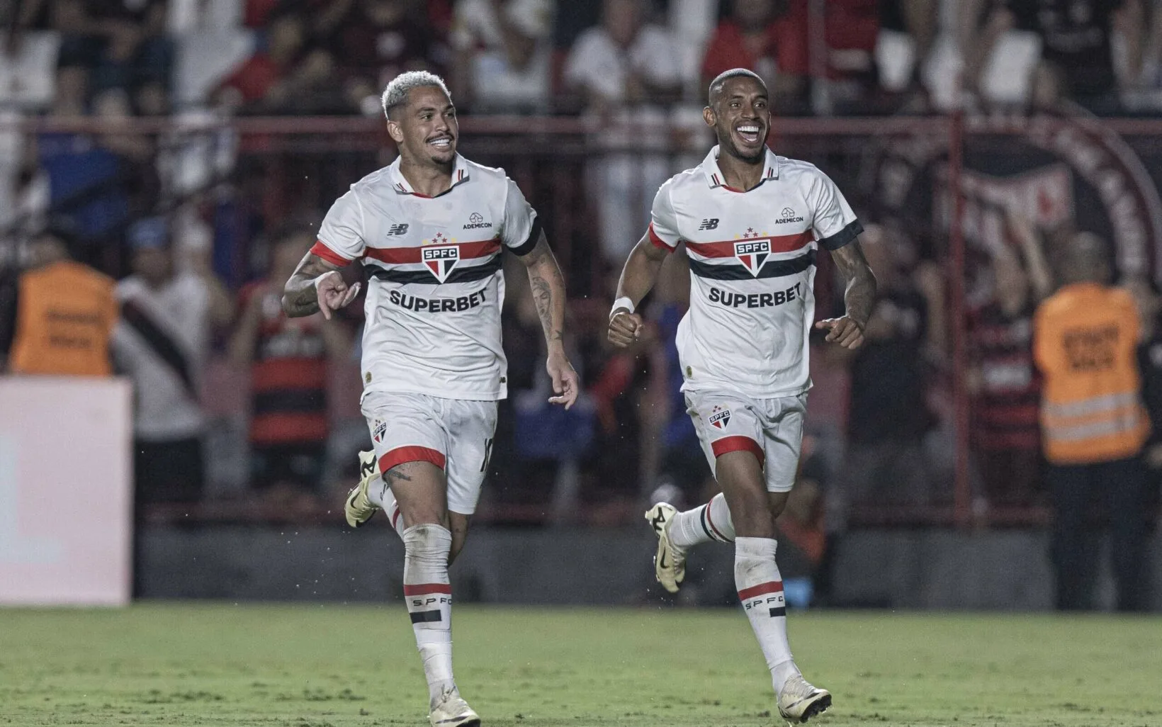 Barcelona de Guayaquil x São Paulo: assista ao vivo ao jogo de hoje (25/04)